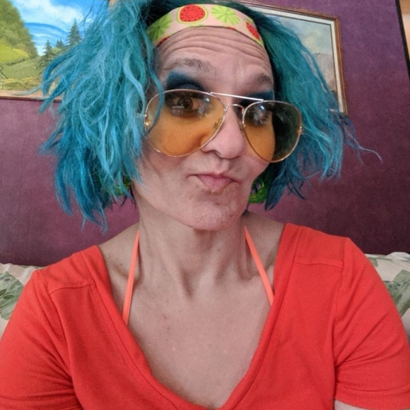 Meet your Posher, Casey - Picture 4 of 4